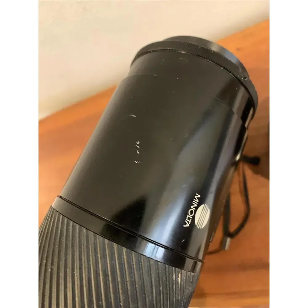 MINOLTA MAXXUM AF 'BEERCAN' 70-210MM F/4 TELEPHOTO ZOOM LENS W/ HOOD